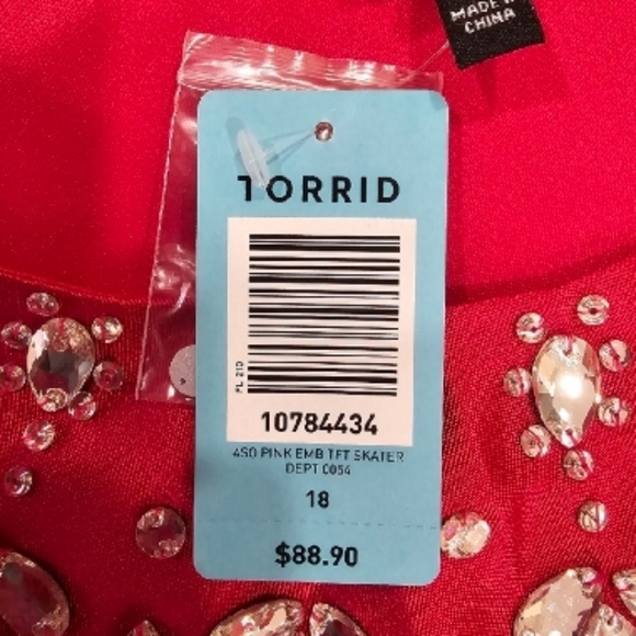 Torrid Pink Ruffled Knee-Length cocktail evening dress - Picture 3 of 10